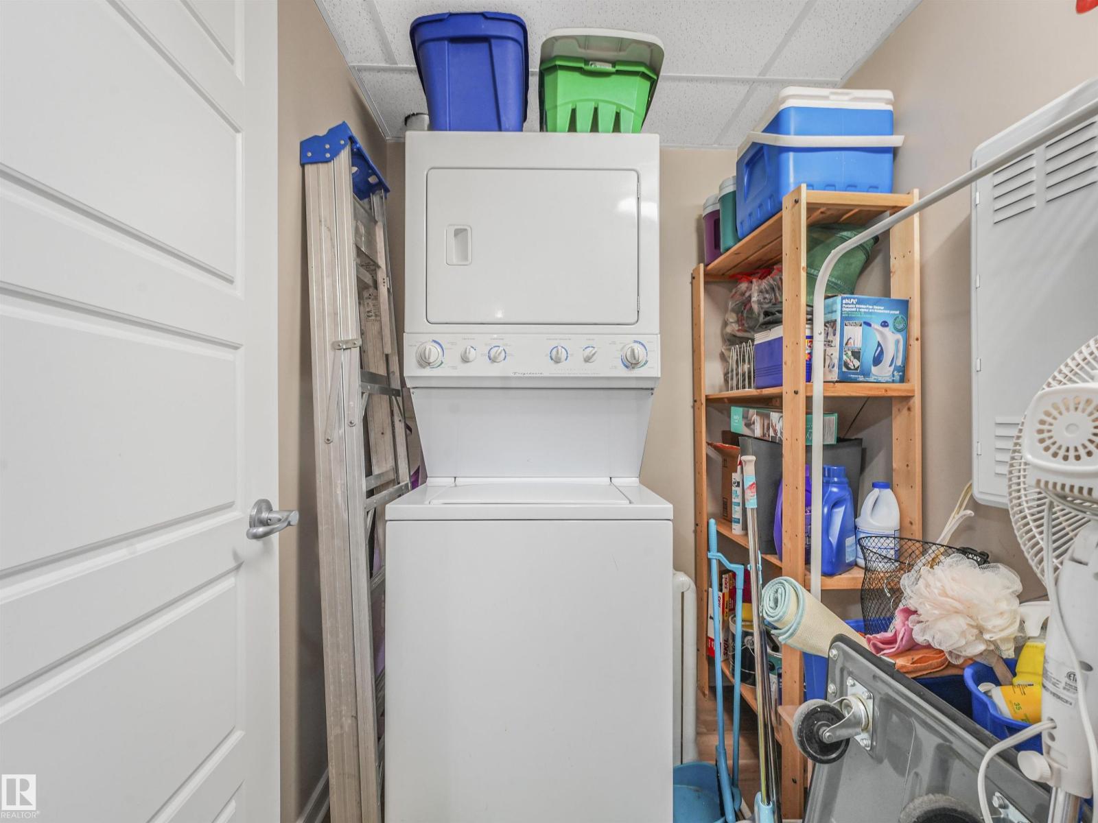 Photo 18 of 203 13835 155 Av Nw, Edmonton AB