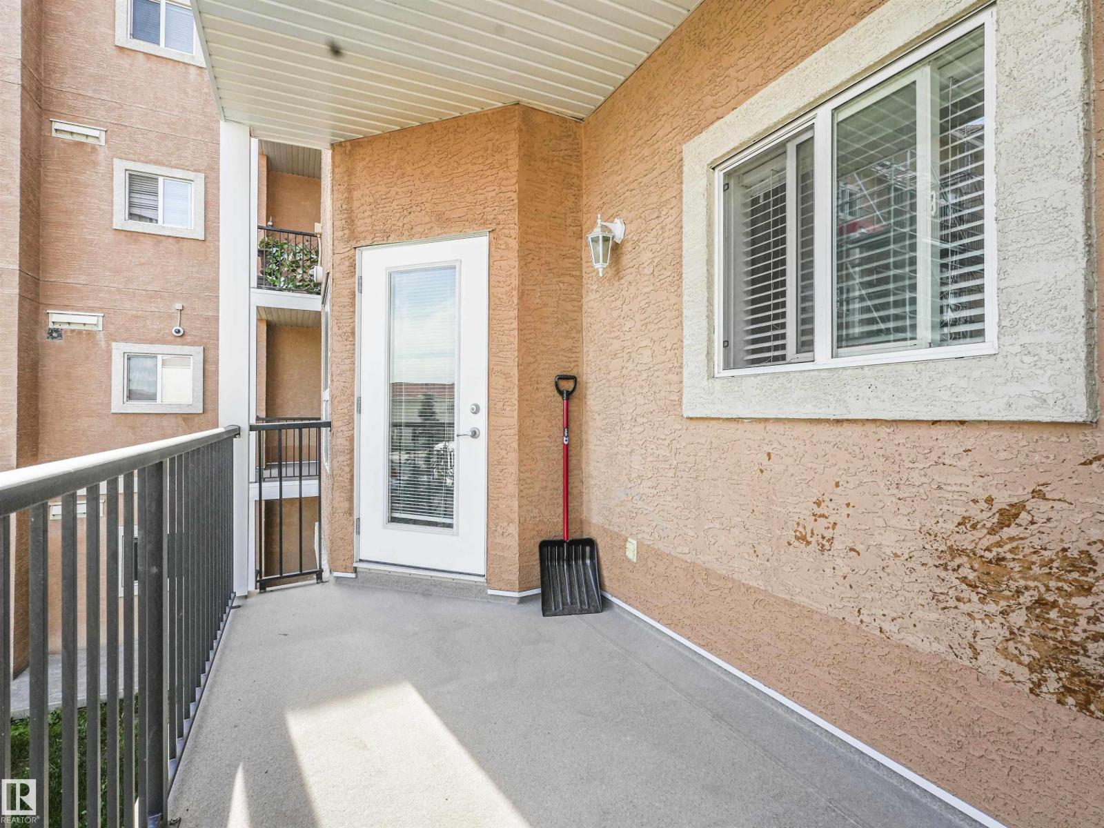 Photo 9 of 203 13835 155 Av Nw, Edmonton AB