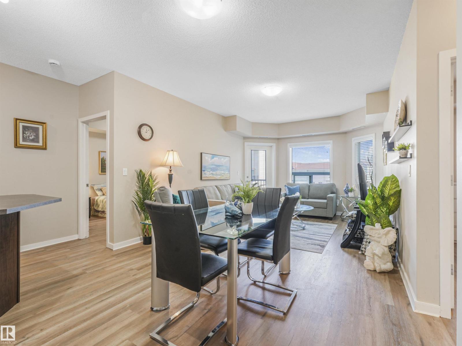 Photo 6 of 203 13835 155 Av Nw, Edmonton AB