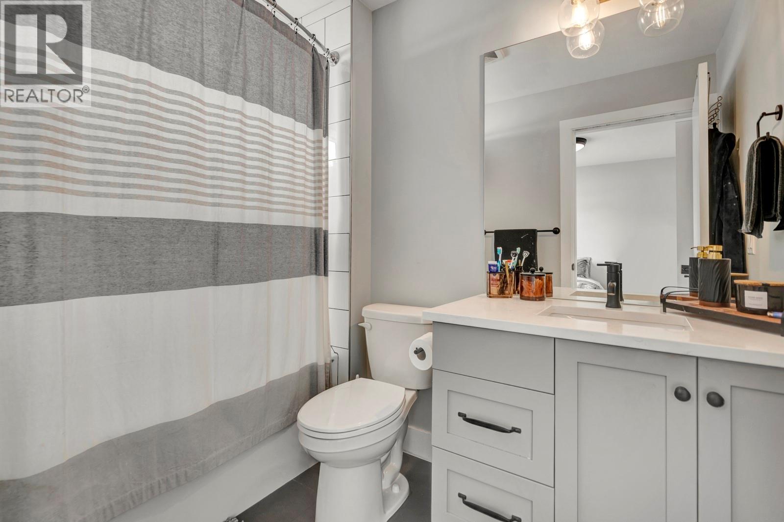 Photo 18 of 784 Glenwood Avenue, Kelowna BC