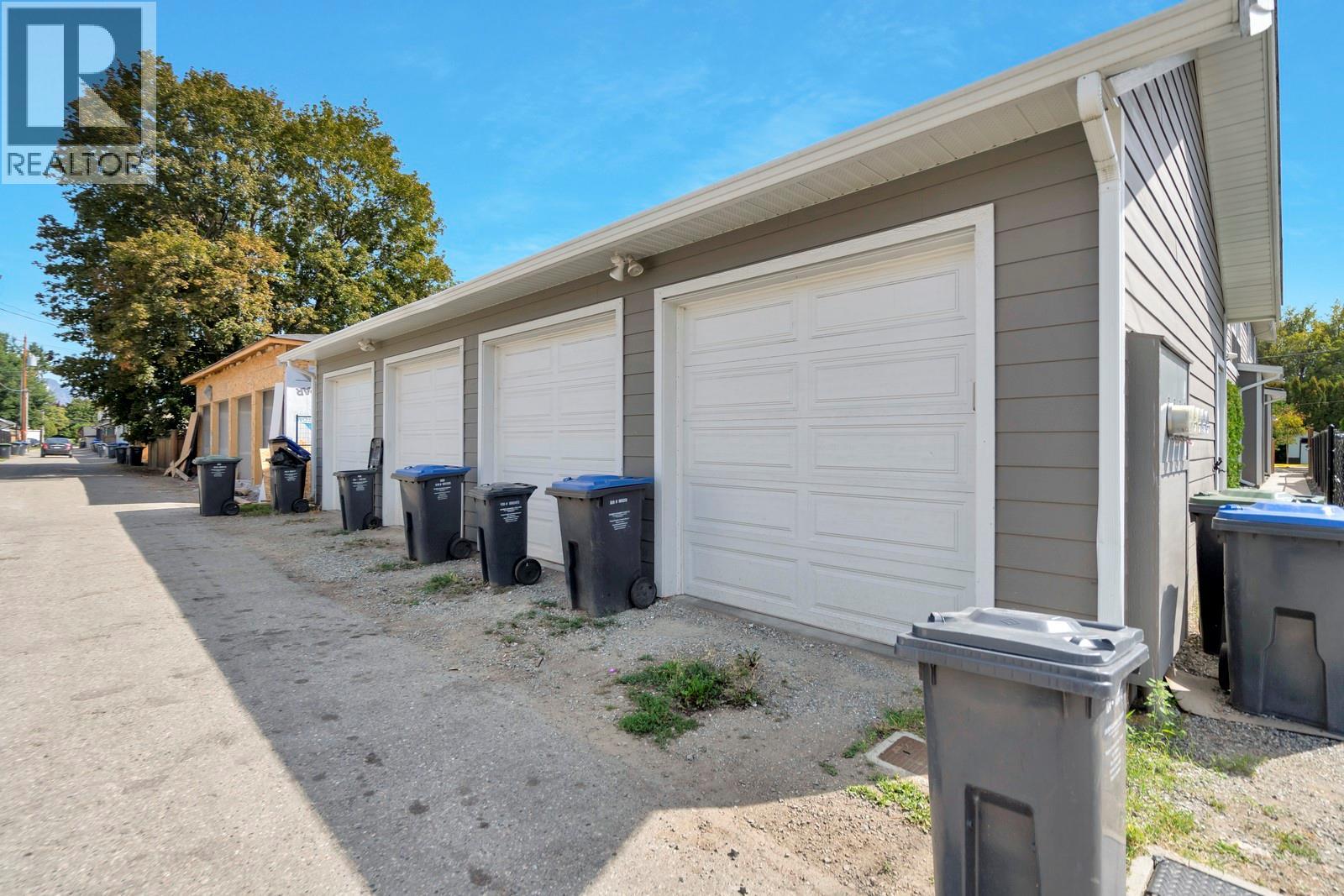Photo 20 of 784 Glenwood Avenue, Kelowna BC