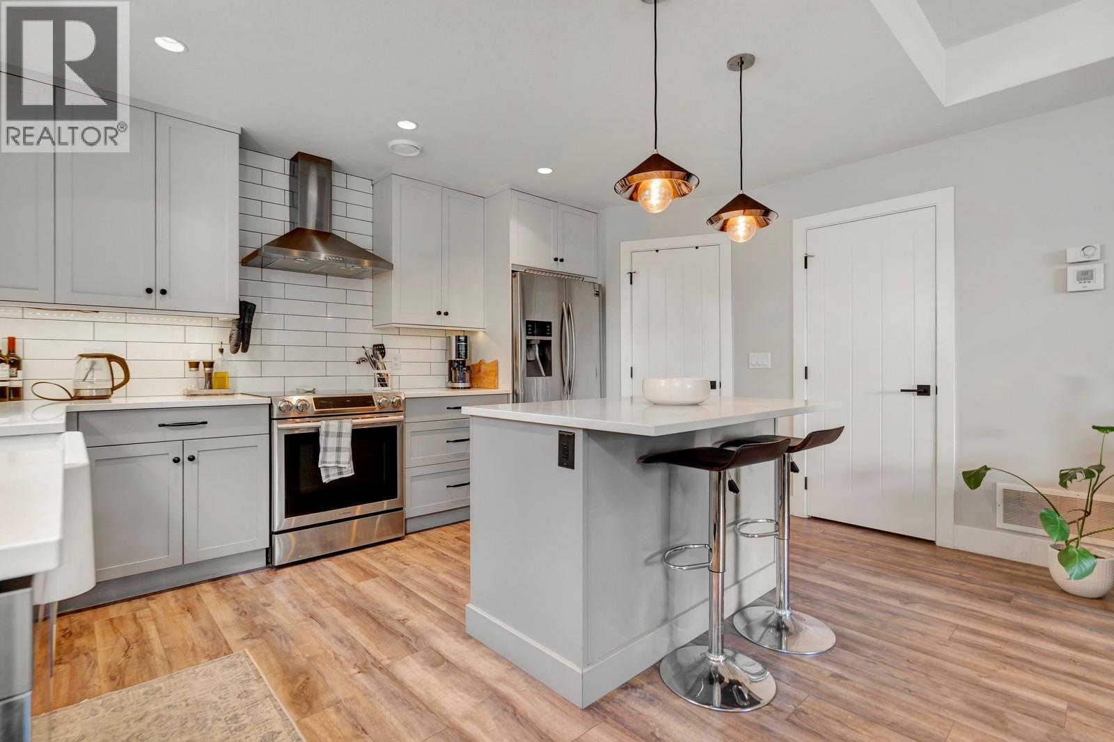 Photo 1 of 784 Glenwood Avenue, Kelowna BC
