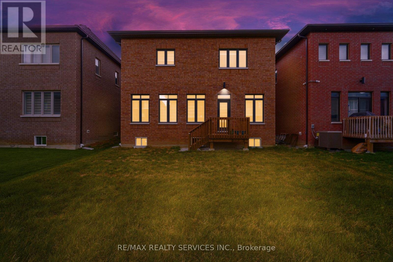 Photo 43 of 36 Michener Drive, Brampton ON