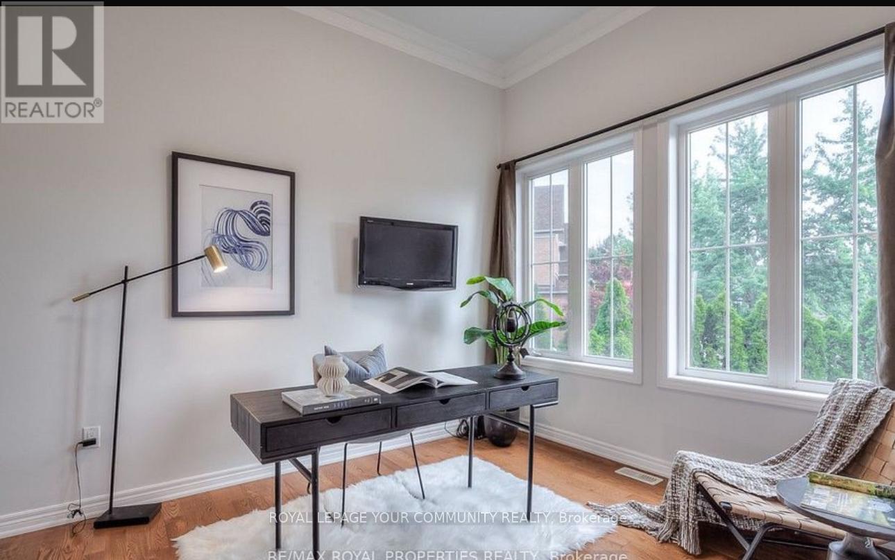 Photo 10 of 8 Speight Court, Ajax ON