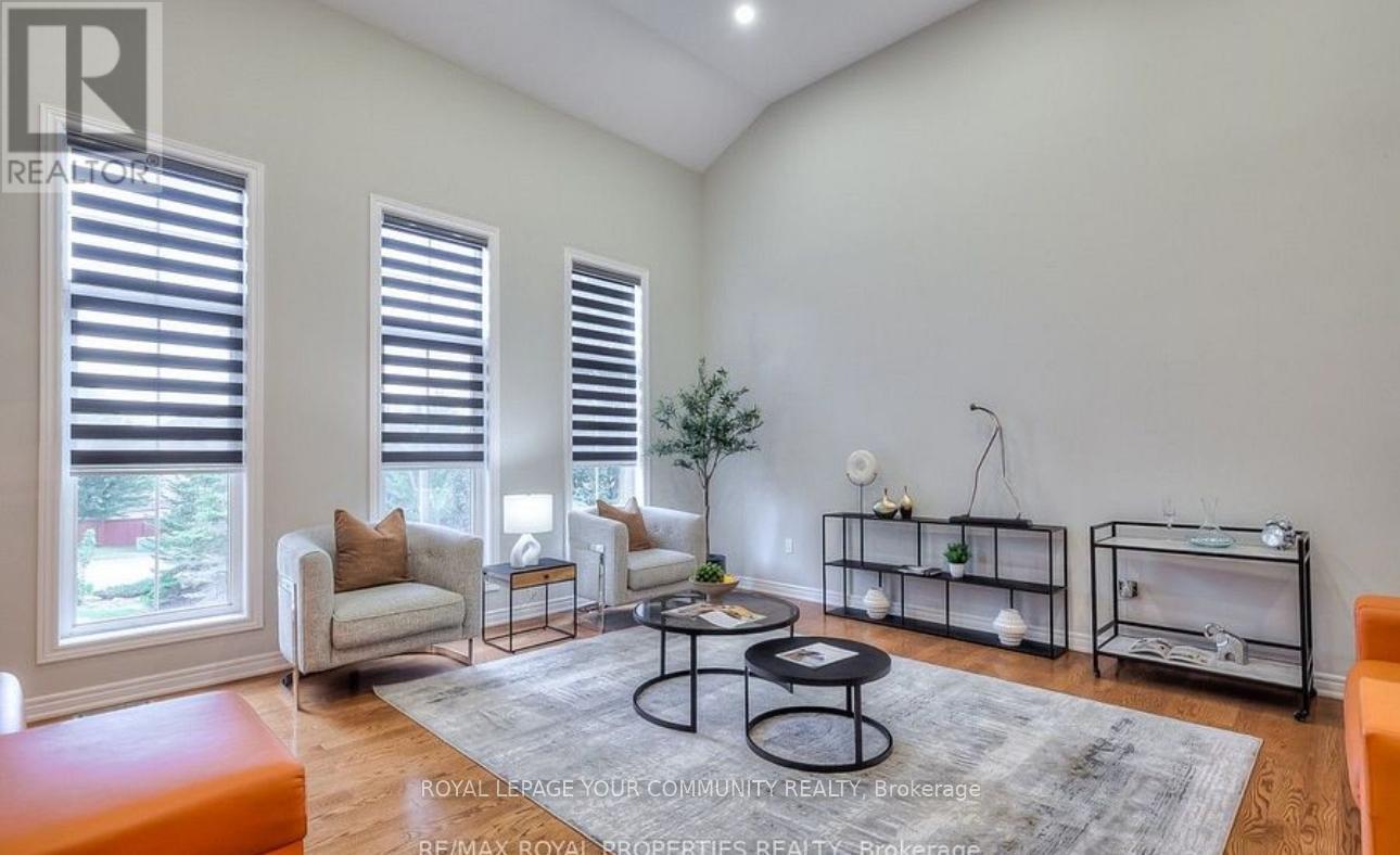 Photo 12 of 8 Speight Court, Ajax ON