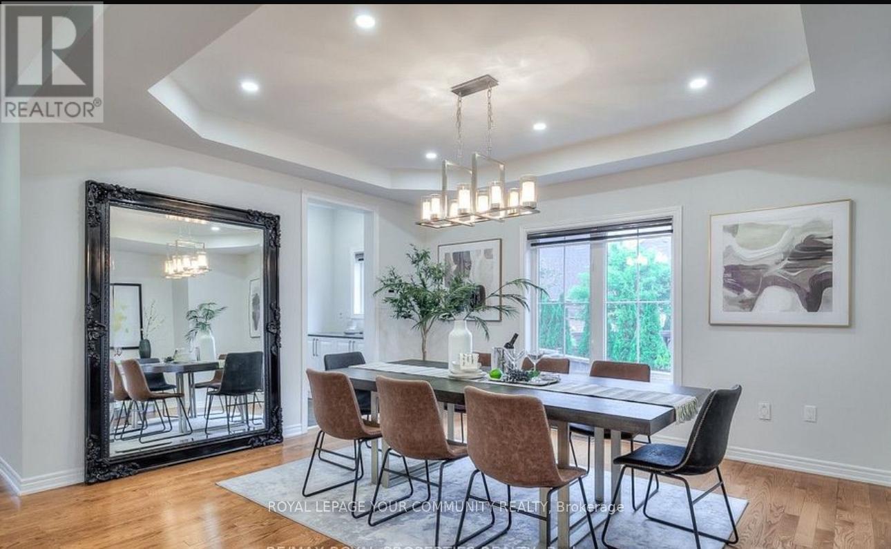 Photo 4 of 8 Speight Court, Ajax ON