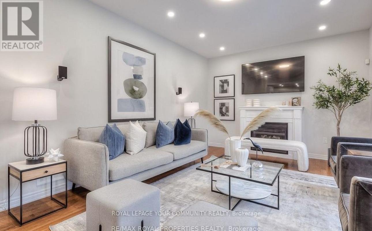 Photo 7 of 8 Speight Court, Ajax ON
