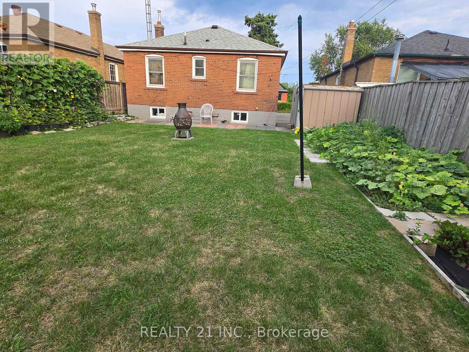 Photo 3 of 30 Ordway Road, Toronto ON