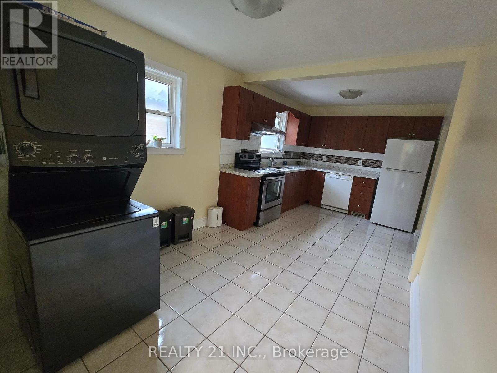 Photo 5 of 30 Ordway Road, Toronto ON