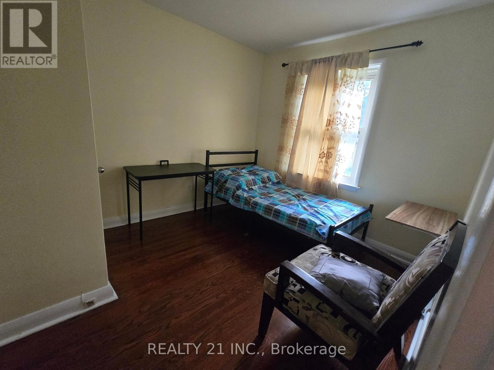 Photo 11 of 30 Ordway Road, Toronto ON