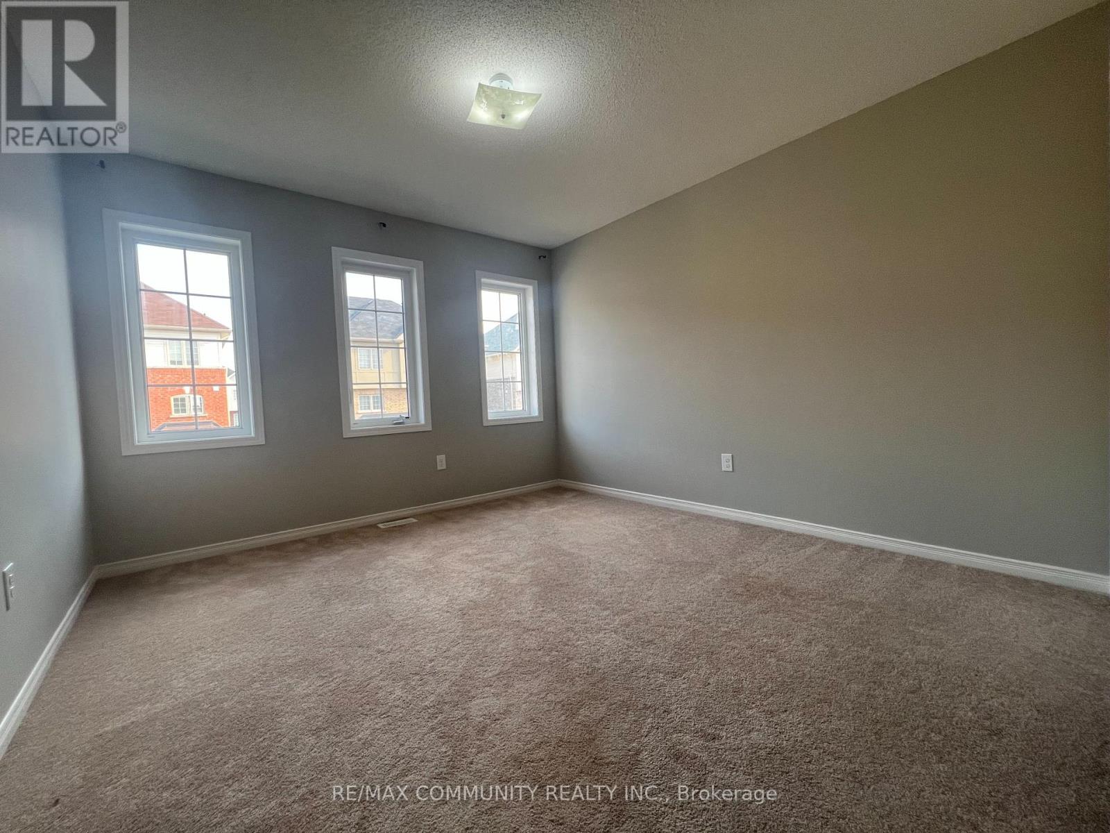 Photo 5 of 12 Mortlock Street, Ajax ON