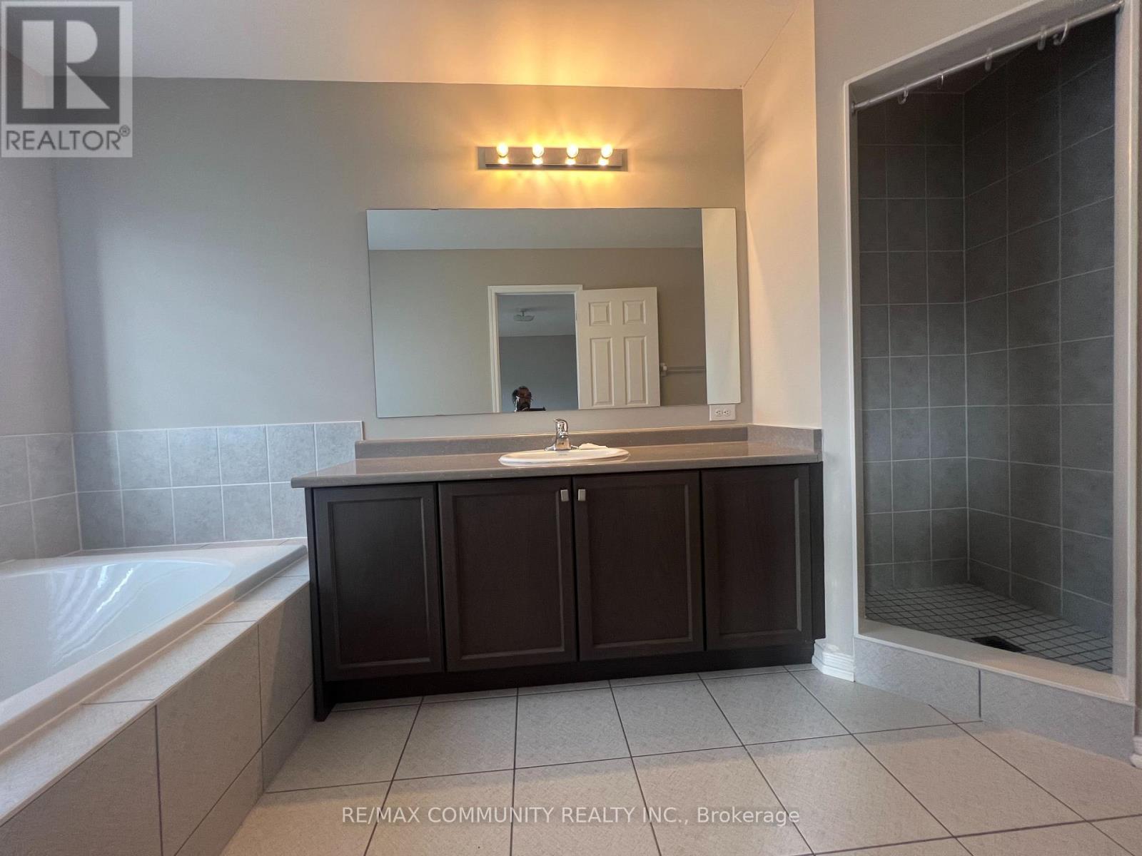 Photo 11 of 12 Mortlock Street, Ajax ON
