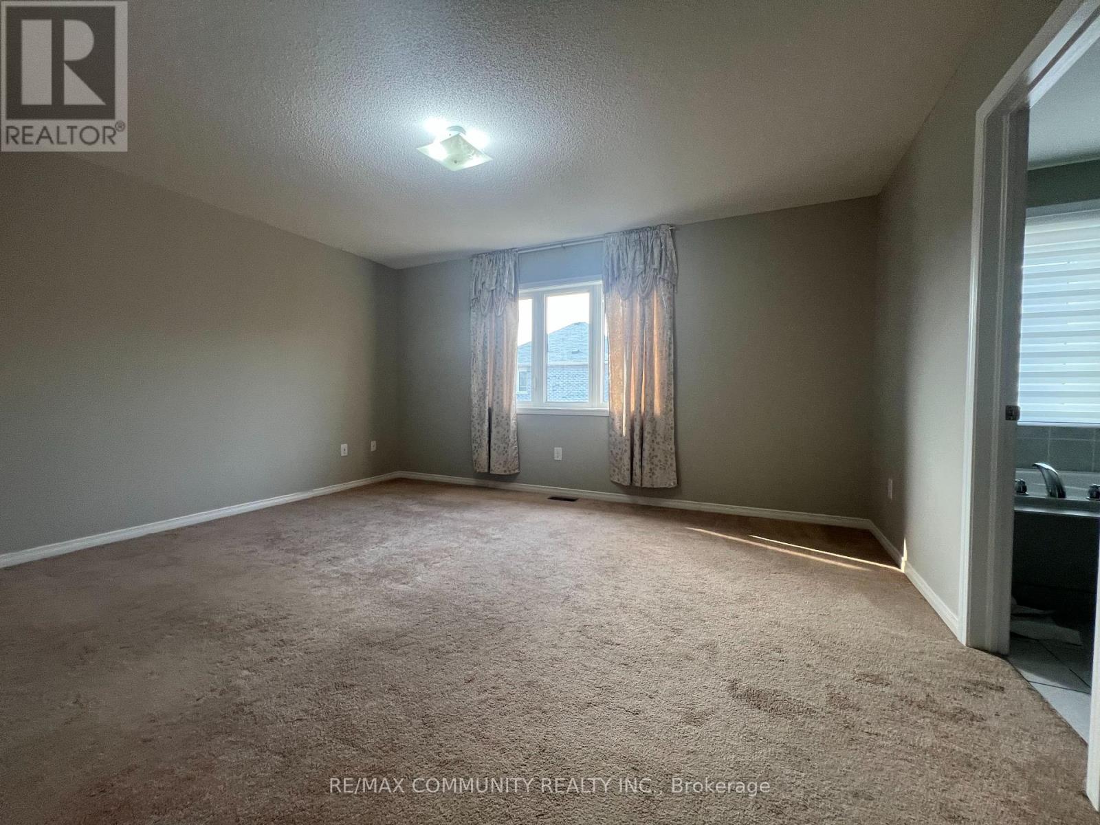 Photo 14 of 12 Mortlock Street, Ajax ON