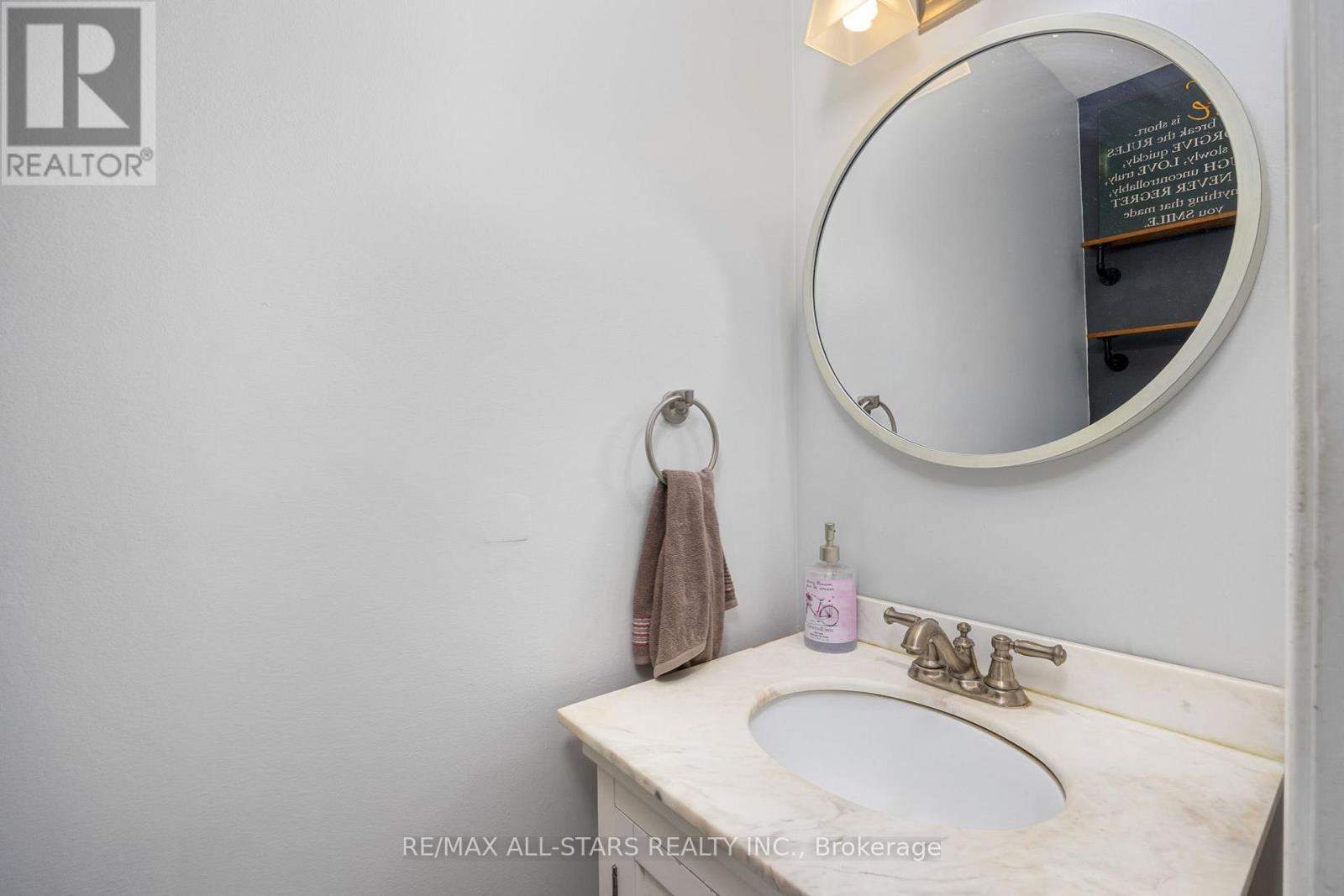 Photo 13 of 1247 Canborough Crescent, Pickering ON