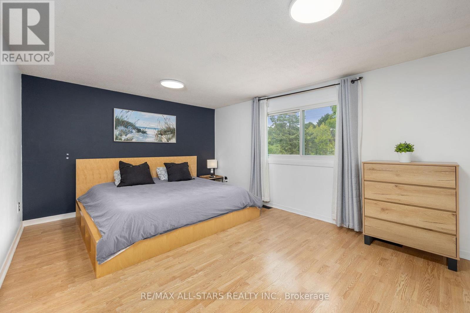 Photo 14 of 1247 Canborough Crescent, Pickering ON