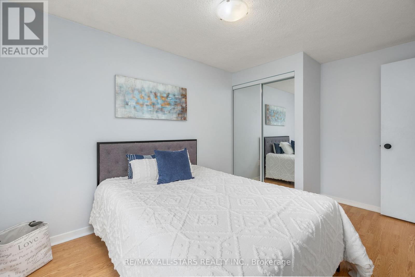 Photo 41 of 1247 Canborough Crescent, Pickering ON