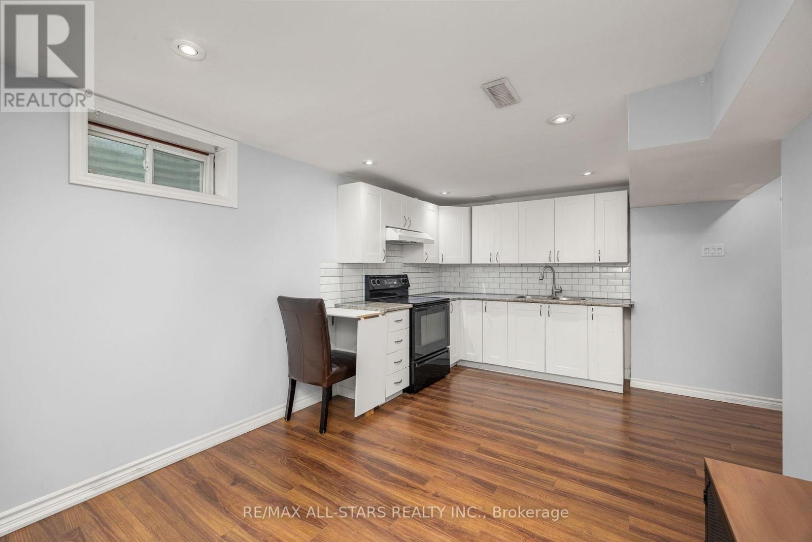 Photo 21 of 1247 Canborough Crescent, Pickering ON