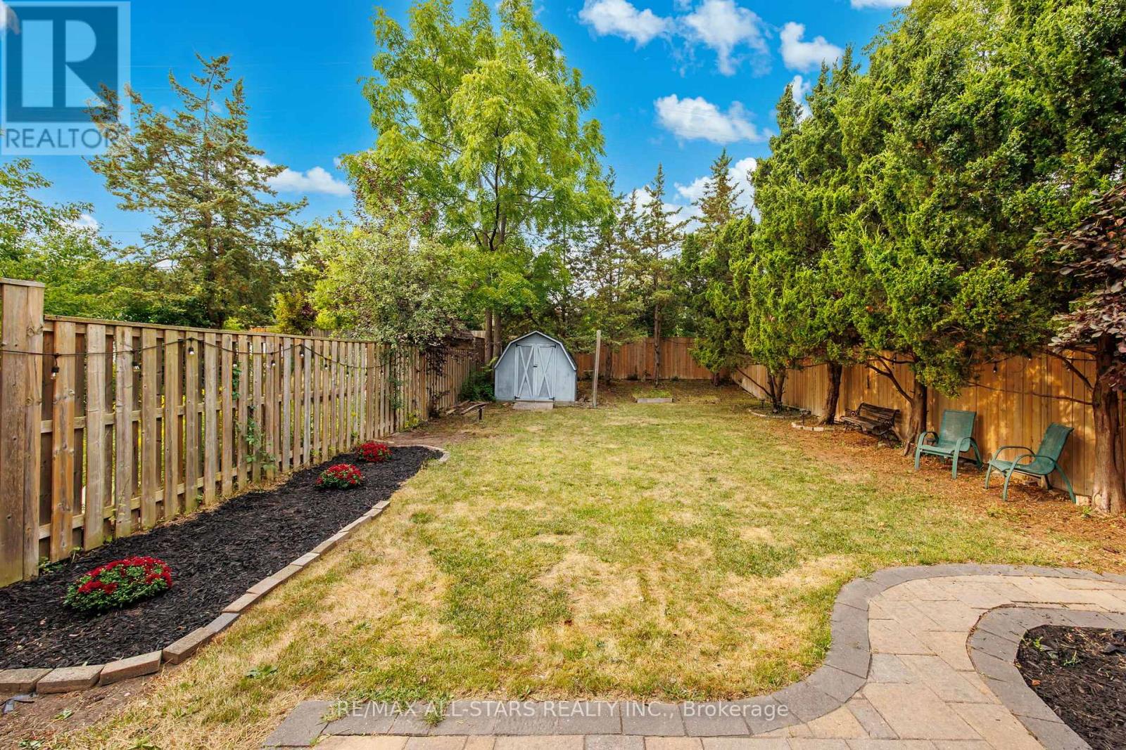Photo 7 of 1247 Canborough Crescent, Pickering ON