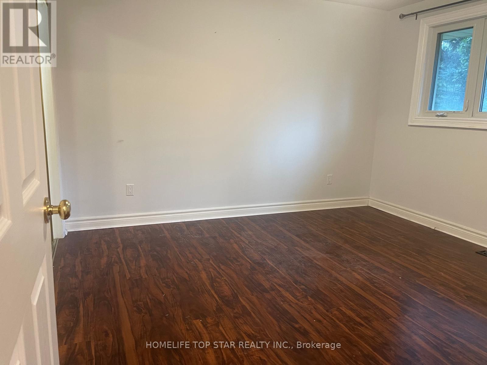 Photo 13 of 336 Conlin Road E, Oshawa ON