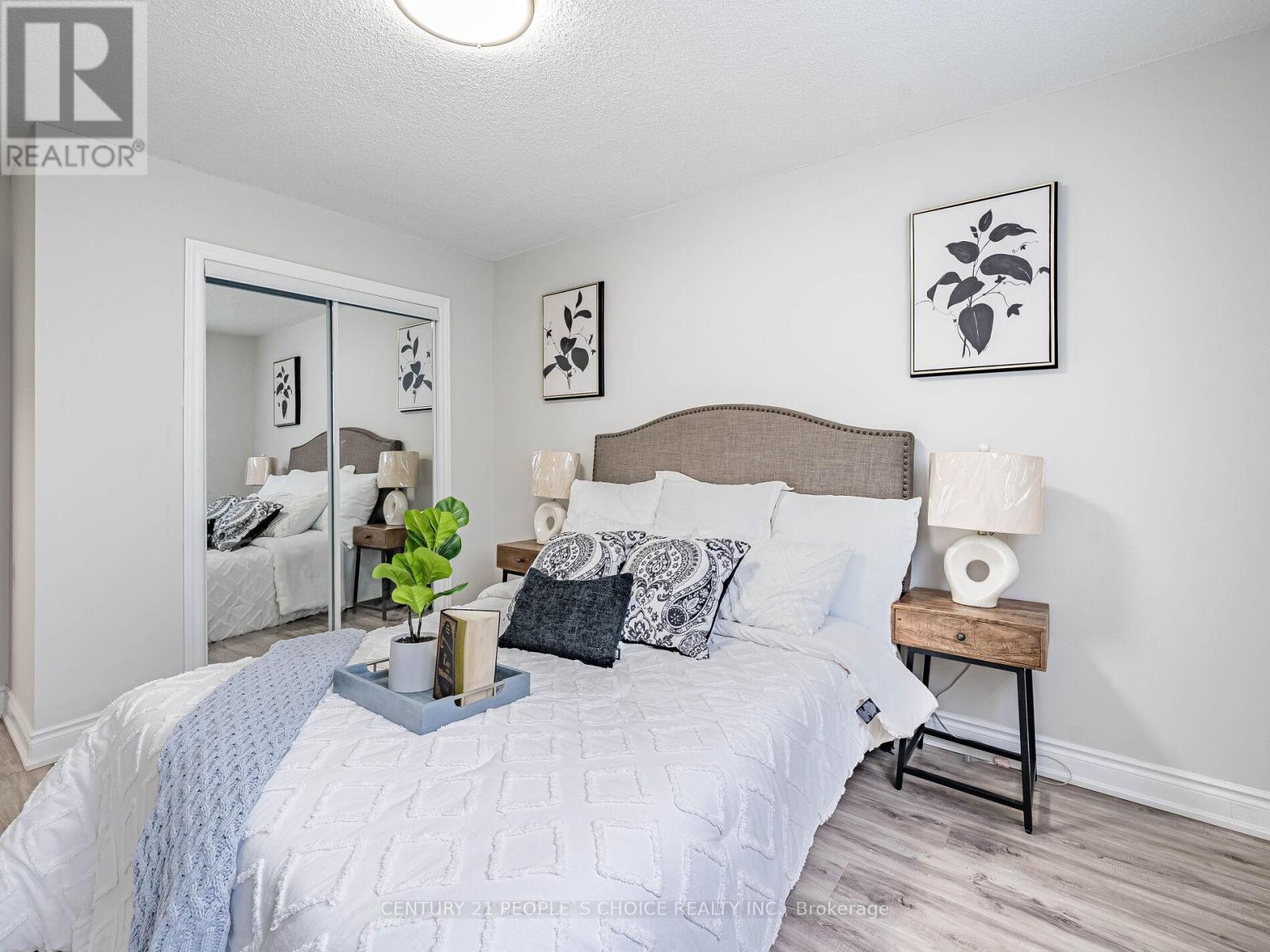 Photo 23 of 25 506 Normandy Street, Oshawa ON