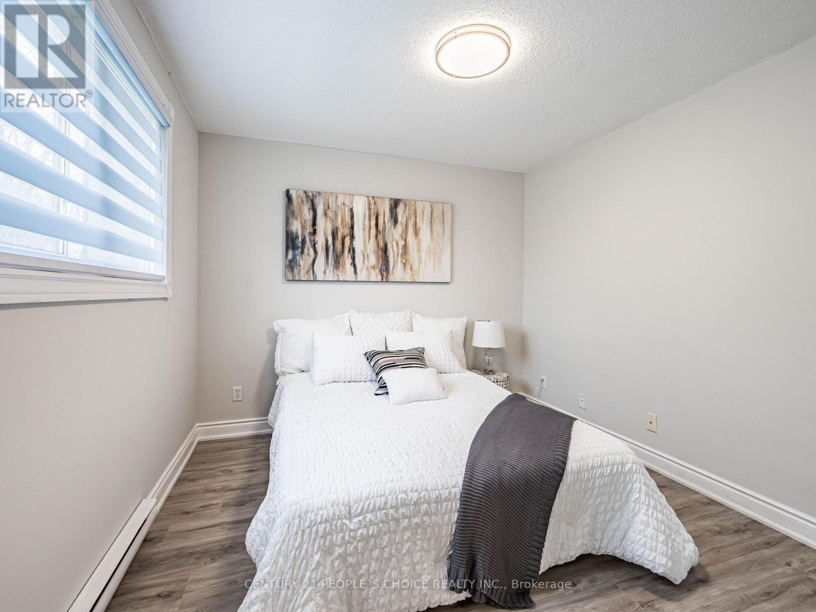 Photo 28 of 25 506 Normandy Street, Oshawa ON