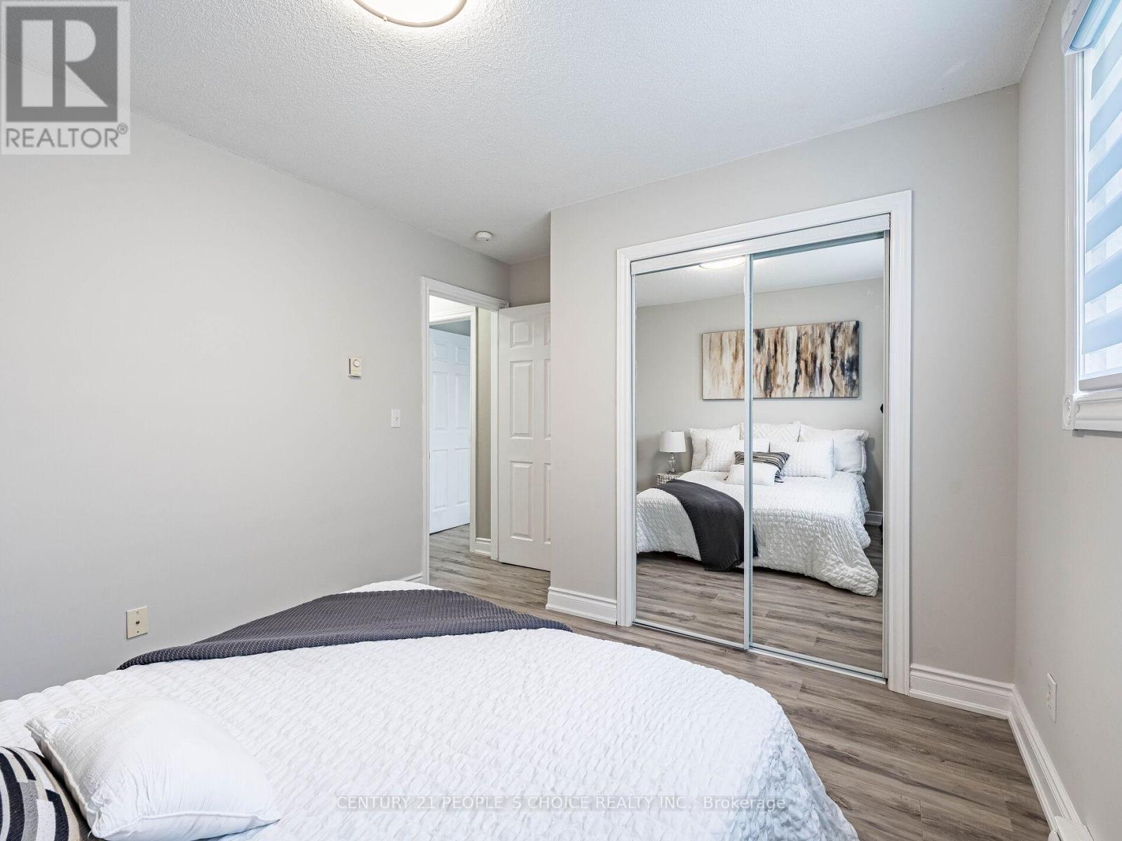 Photo 6 of 25 506 Normandy Street, Oshawa ON