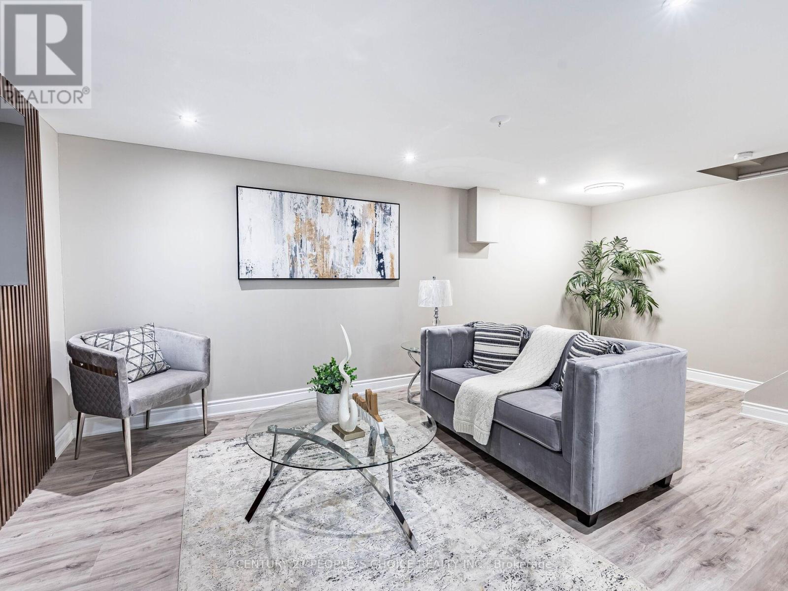 Photo 37 of 25 506 Normandy Street, Oshawa ON