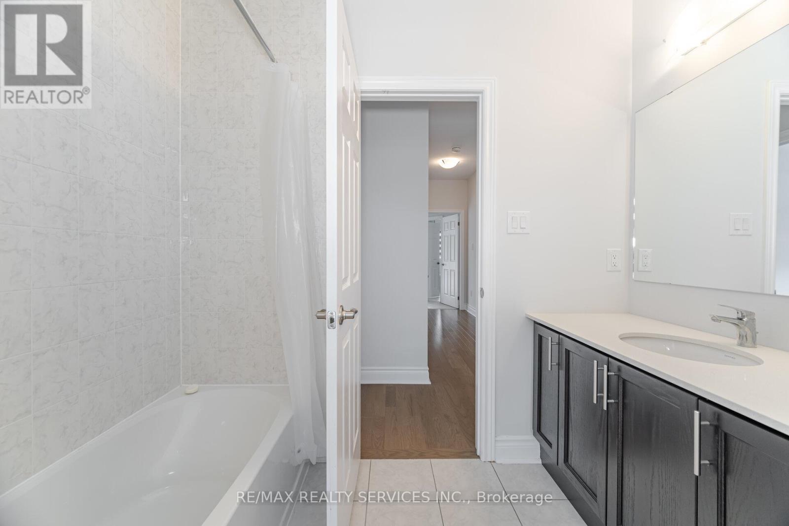 Photo 35 of 36 Michener Drive, Brampton ON