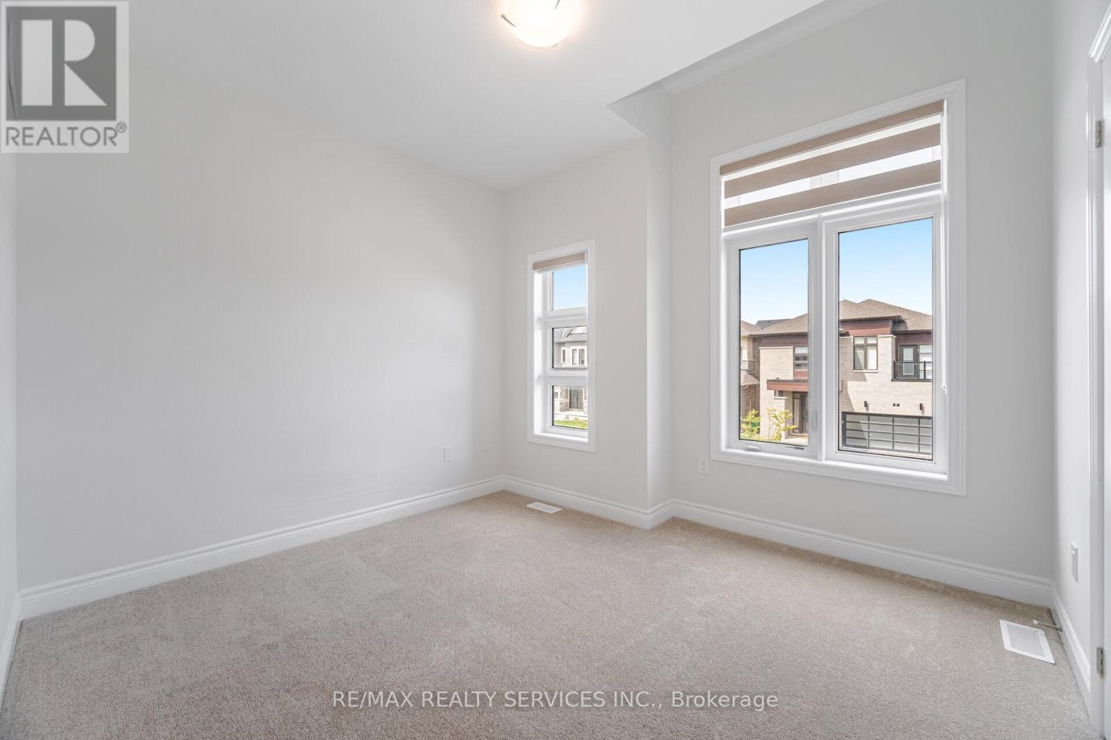 Photo 10 of 36 Michener Drive, Brampton ON