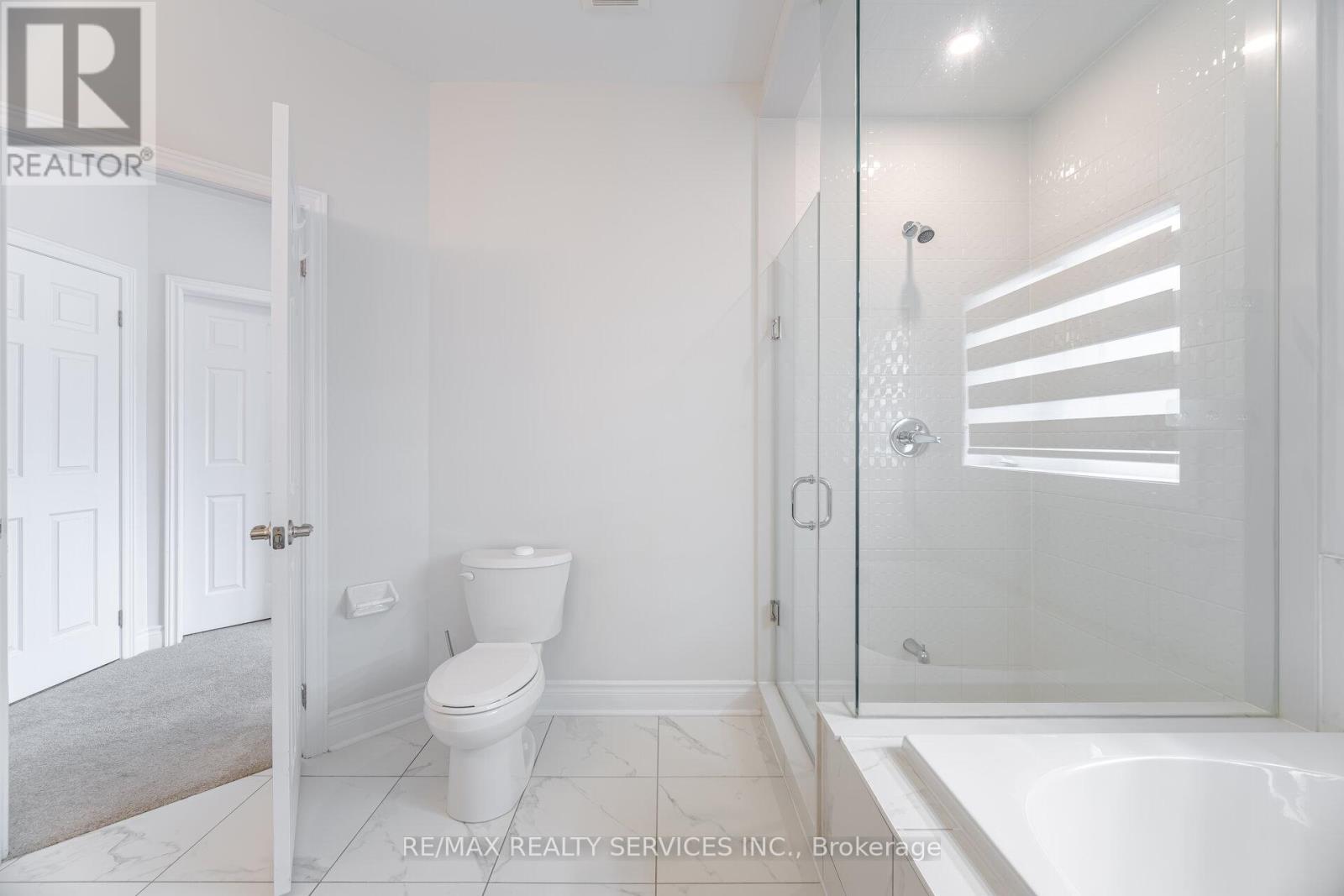 Photo 27 of 36 Michener Drive, Brampton ON