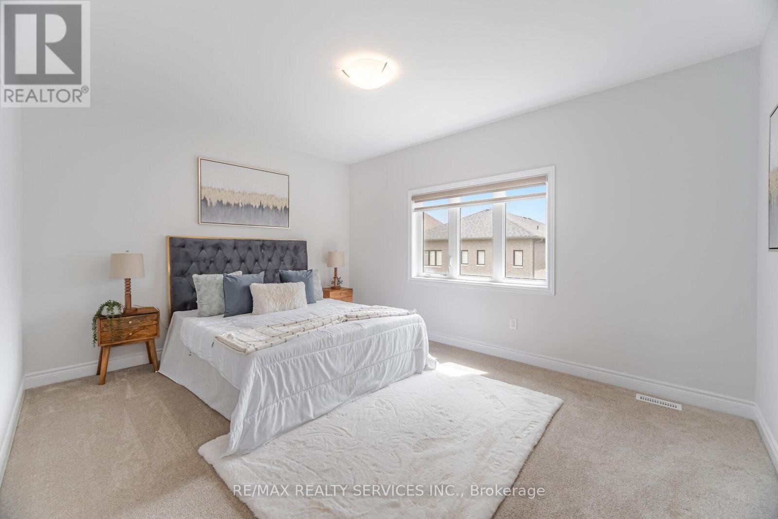 Photo 4 of 36 Michener Drive, Brampton ON