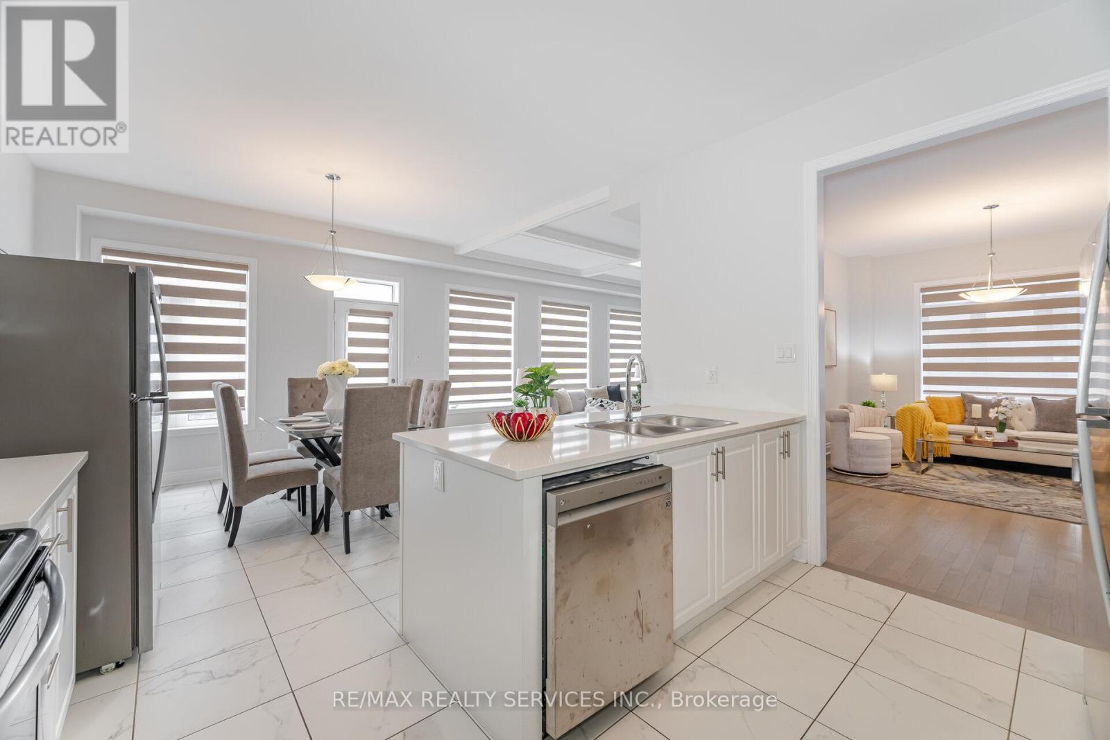 Photo 2 of 36 Michener Drive, Brampton ON
