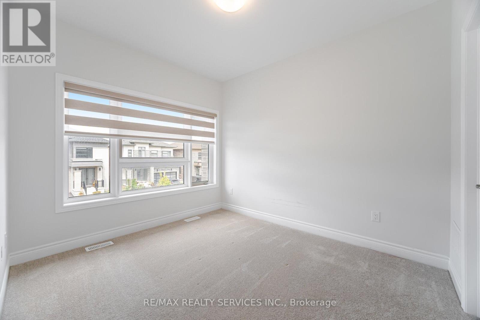 Photo 11 of 36 Michener Drive, Brampton ON
