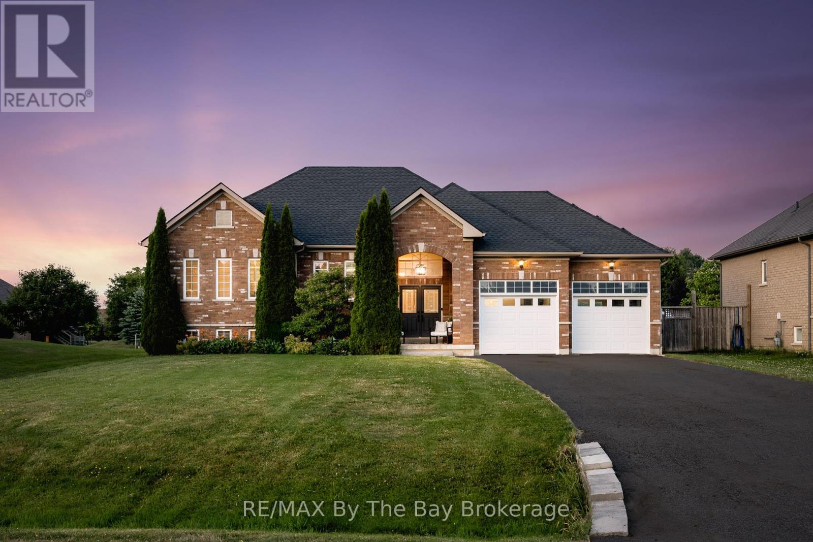 Photo 1 of 11 Basswood Drive, Wasaga Beach ON