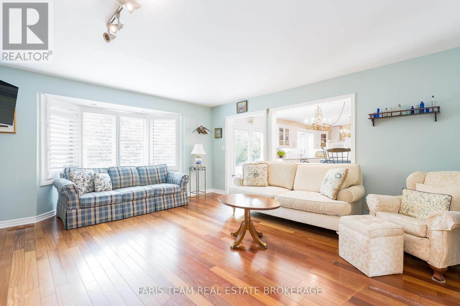 Photo 35 of 32 Cairns Boulevard, Springwater ON
