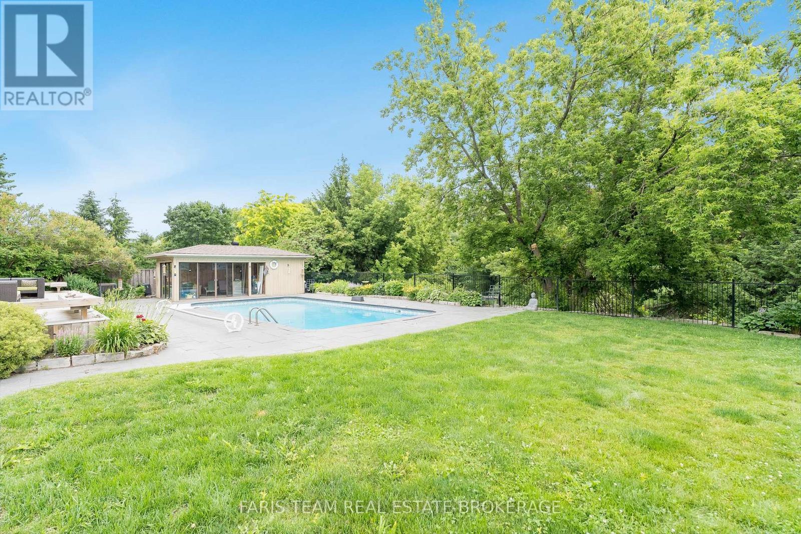 Photo 8 of 32 Cairns Boulevard, Springwater ON
