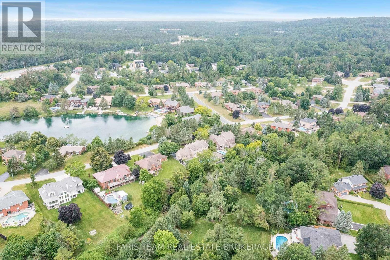Photo 7 of 32 Cairns Boulevard, Springwater ON