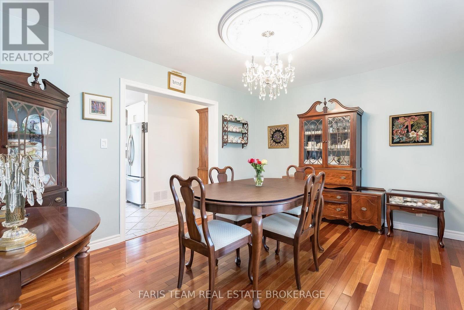 Photo 32 of 32 Cairns Boulevard, Springwater ON