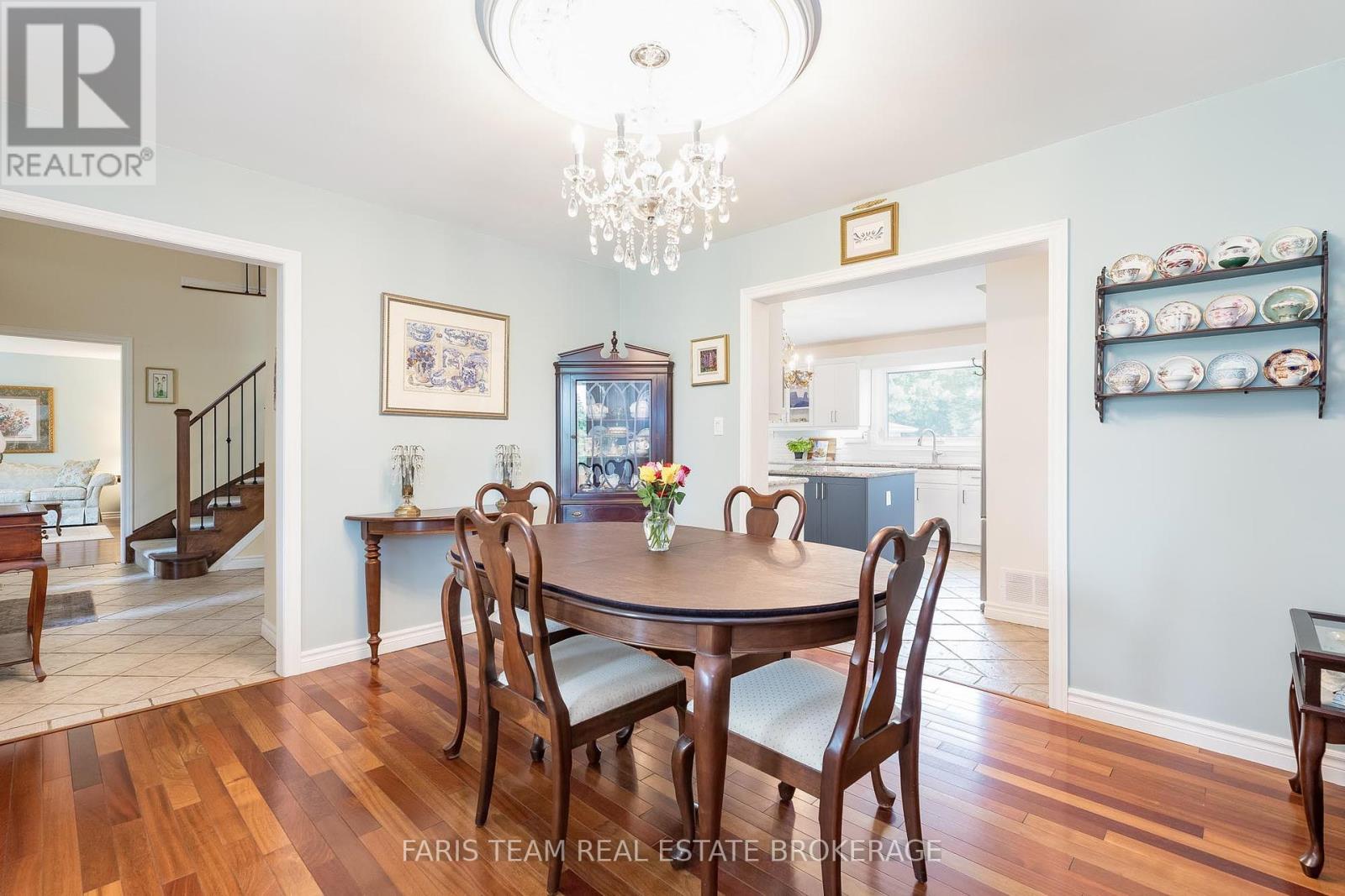 Photo 1 of 32 Cairns Boulevard, Springwater ON