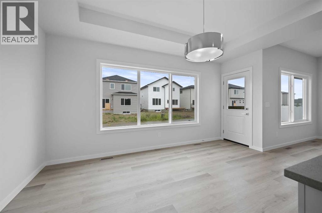 Single Family House for Sale in  Emerald Drive Evergreen Red Deer 