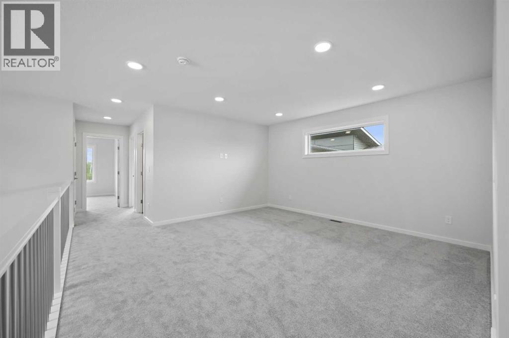 Single Family House for Sale in  Emerald Drive Evergreen Red Deer 