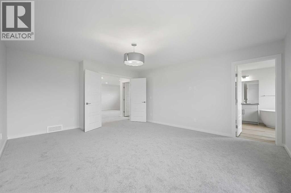 Single Family House for Sale in  Emerald Drive Evergreen Red Deer 