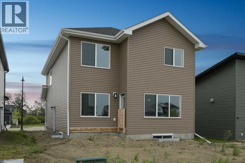 Single Family House for Sale in  Emerald Drive Evergreen Red Deer 