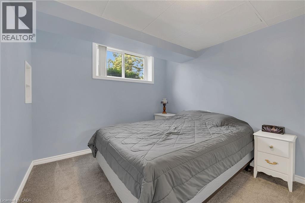 Photo 21 of 20 Hoover Point Lane, Selkirk ON
