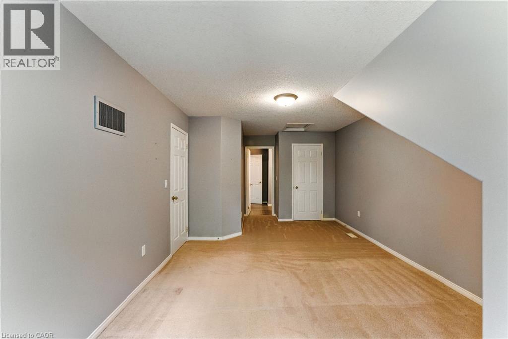 Photo 13 of 40 Wesleyan Court Unit 6, Ancaster ON