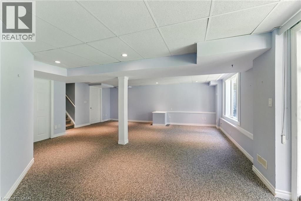 Photo 23 of 40 Wesleyan Court Unit 6, Ancaster ON