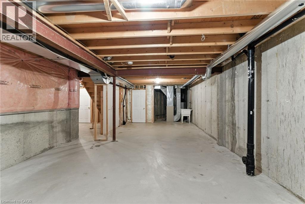 Photo 21 of 40 Wesleyan Court Unit 6, Ancaster ON