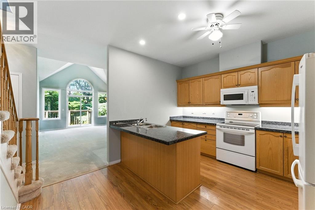 Photo 10 of 40 Wesleyan Court Unit 6, Ancaster ON