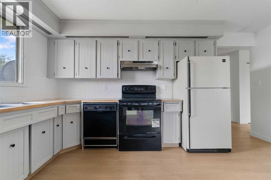 Photo 11 of 6637 Poplar Drive, Grande Prairie AB