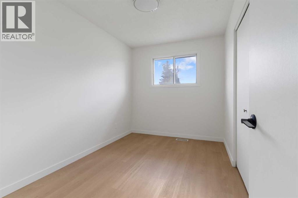 Photo 12 of 6637 Poplar Drive, Grande Prairie AB
